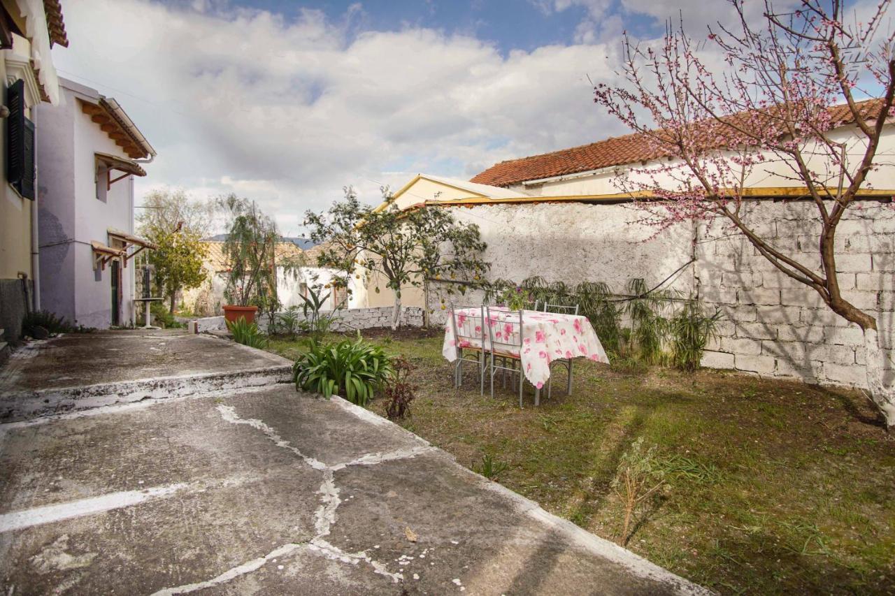 Yvoni Village House