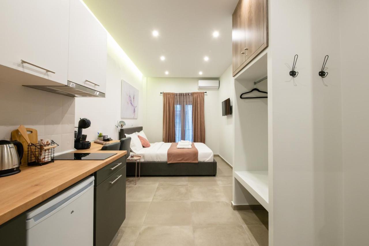 Dk Mini Studio White Tower (Adults Only)