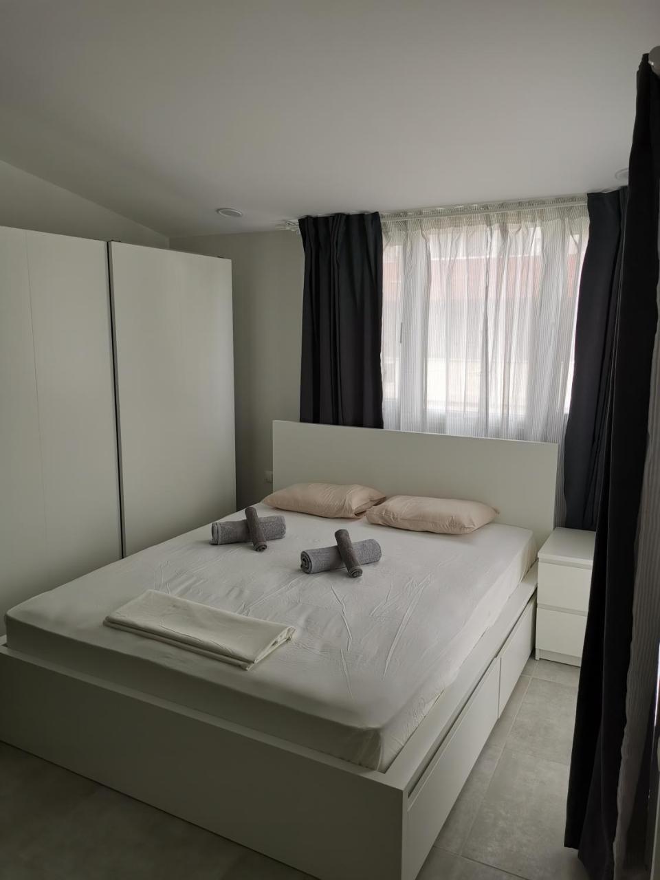 Skg Central Deluxe Studios