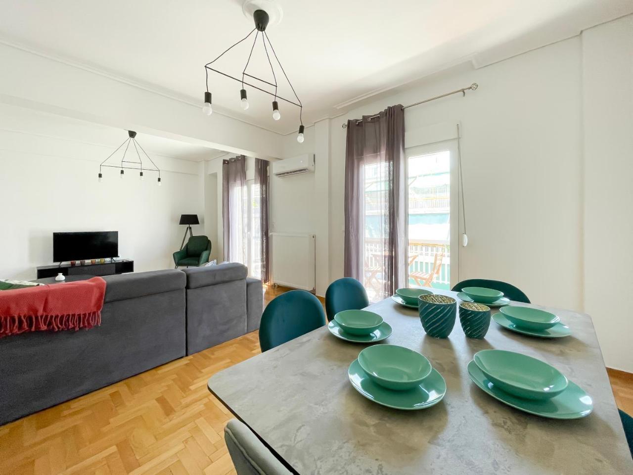 Aristotelous Sunny 118sqm Apt in Viktoria