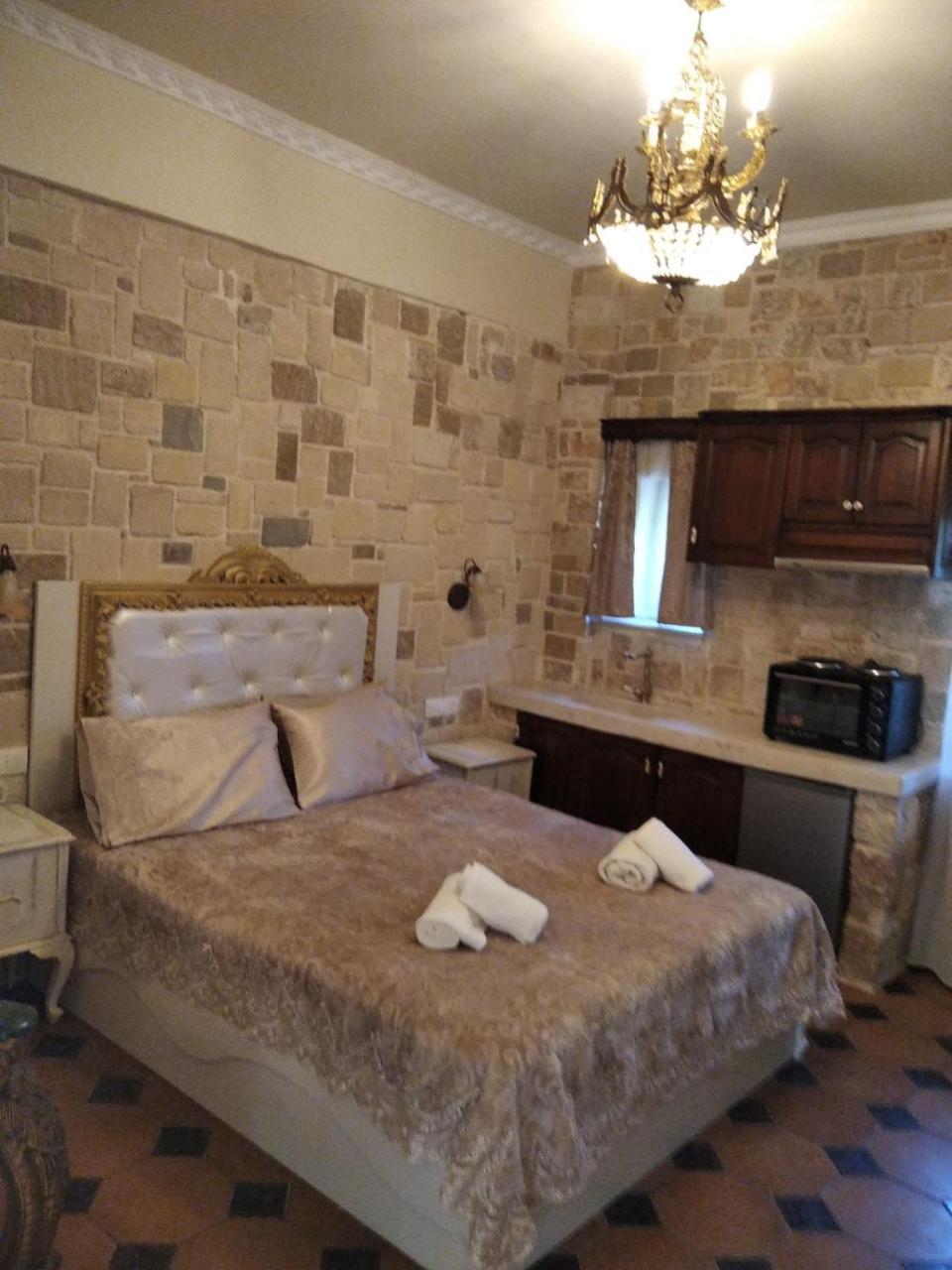 Arionos Rooms - Old Town