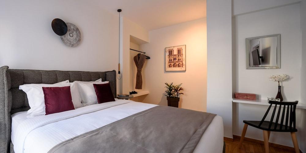 Acropolis Grand Apartment
