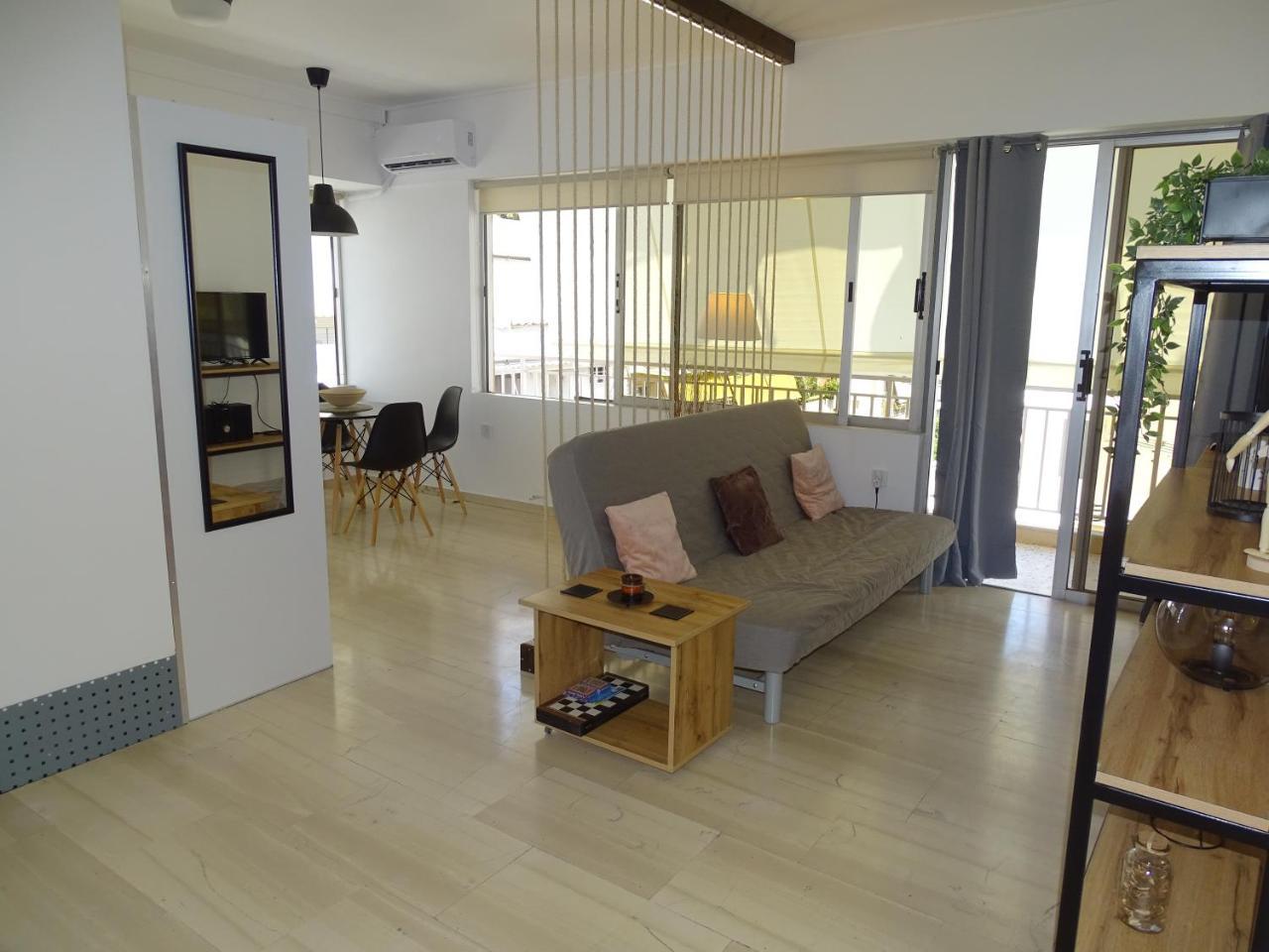Zeus Bright & New Apartment - 25' Walk To the Acropolis