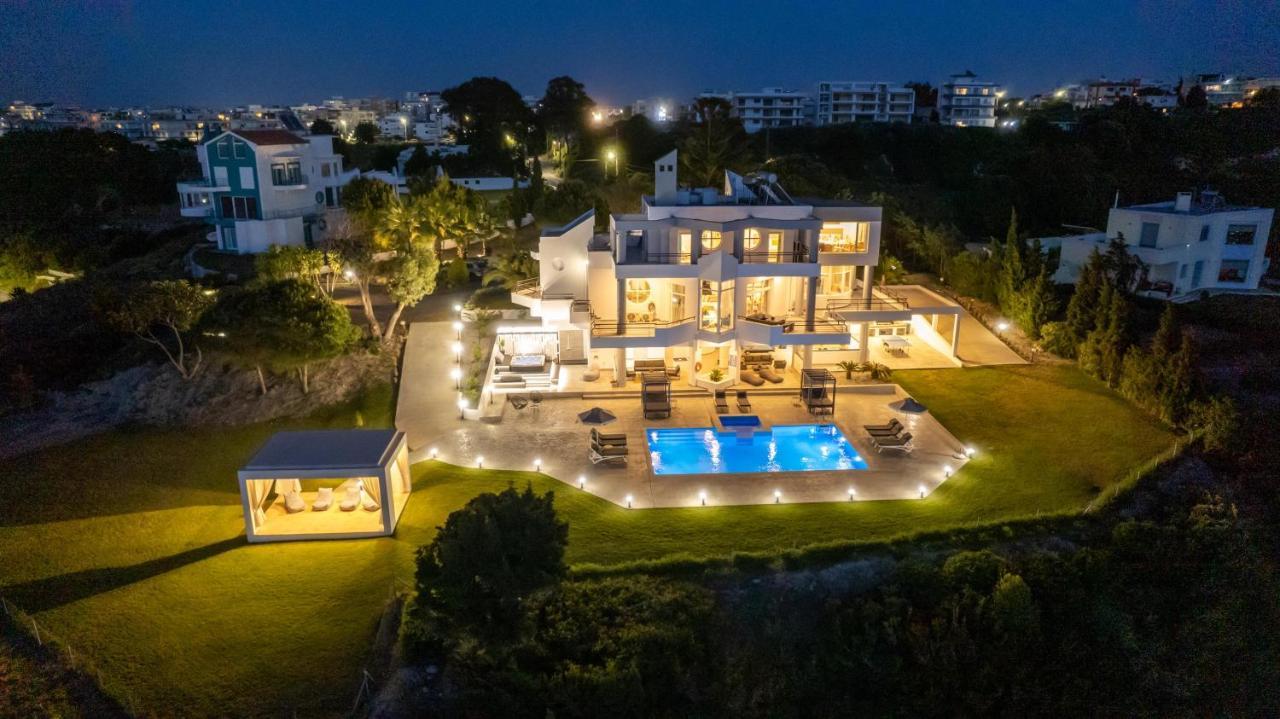 Monte Smith Luxury Villa 1