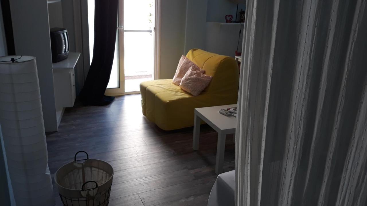 Romantically Allured Studio Next To the Center 2