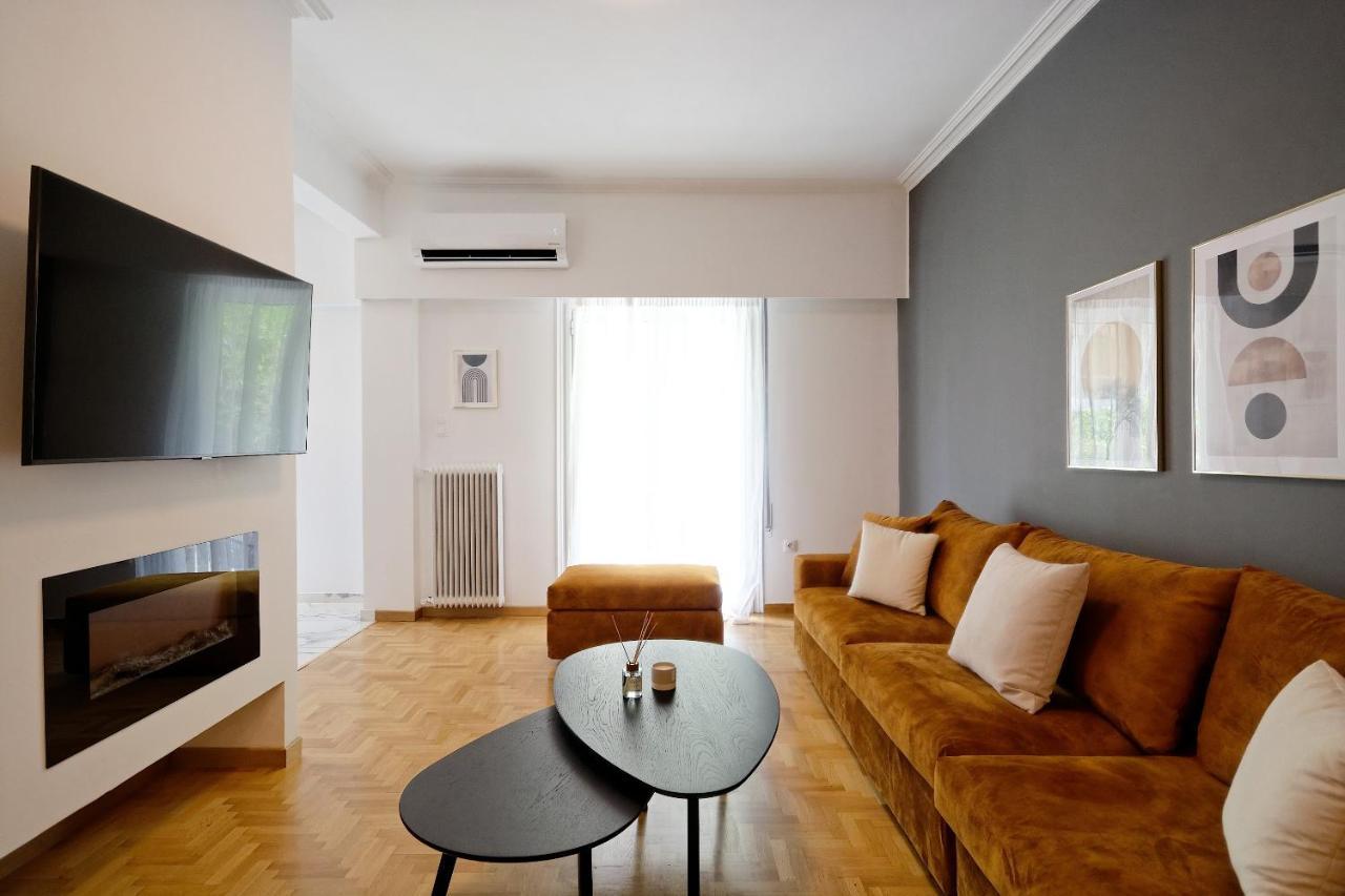 Elegant Big Apartment in Athens Center with Balcony