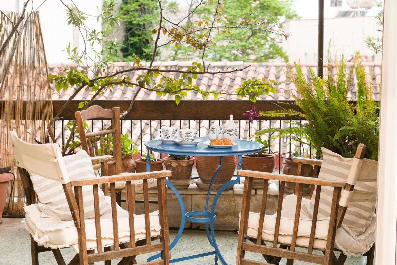 Stylish Flat with Veranda in the Heart of Athens
