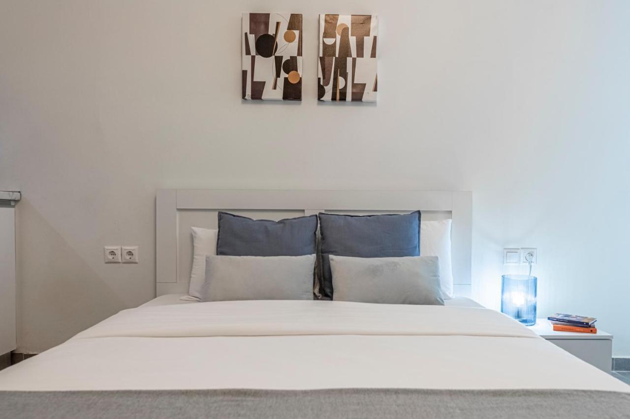 Phaedrus Living: City Center Executive Flat Stadiou
