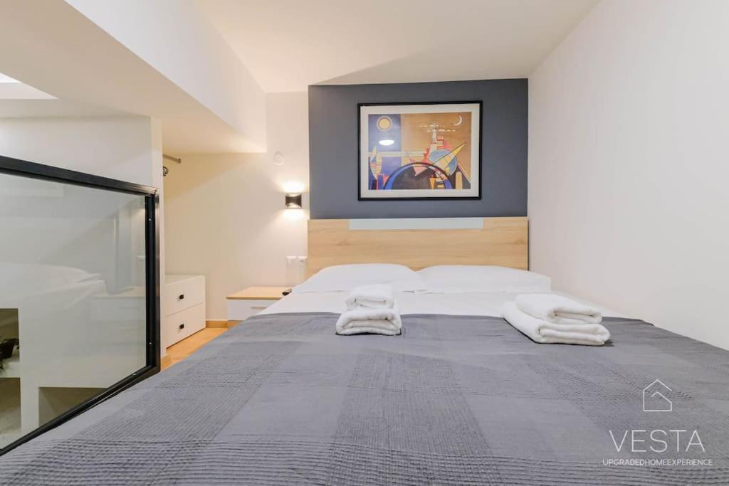 Jolene Loft Apartment with Patio, Vesta Philoxenia 1