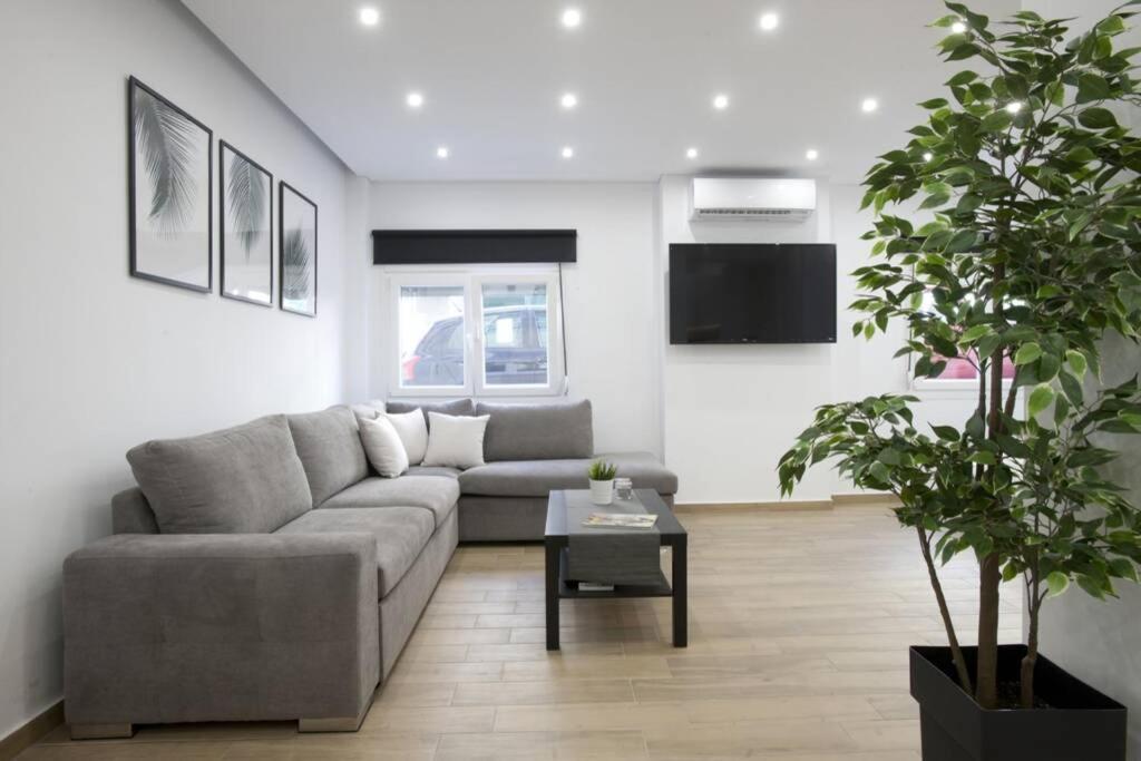 (B) Koukaki, a Modern, Newly Refurbished Studio 4ppl