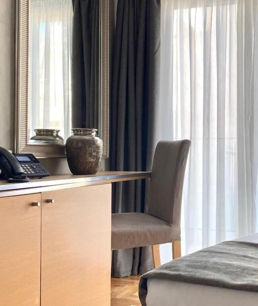 Athens Warehouse Boutique Hotel & Suites