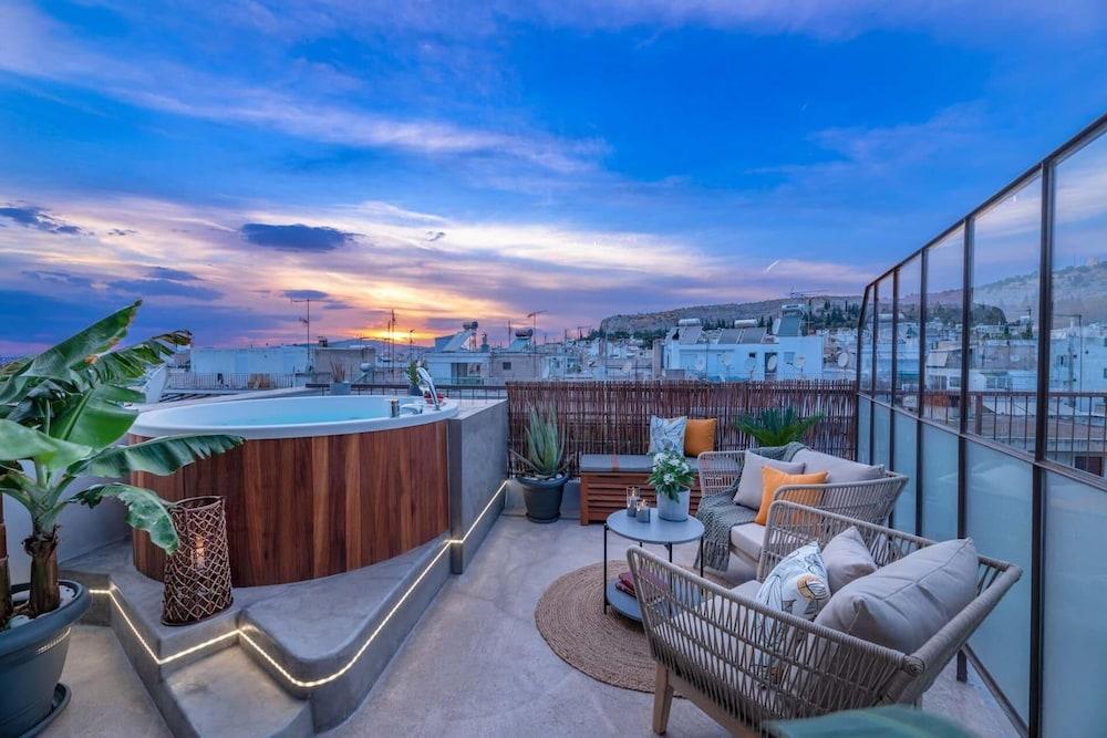 Topfloor Getaway Balcony&Hot Tub+Acropolis View