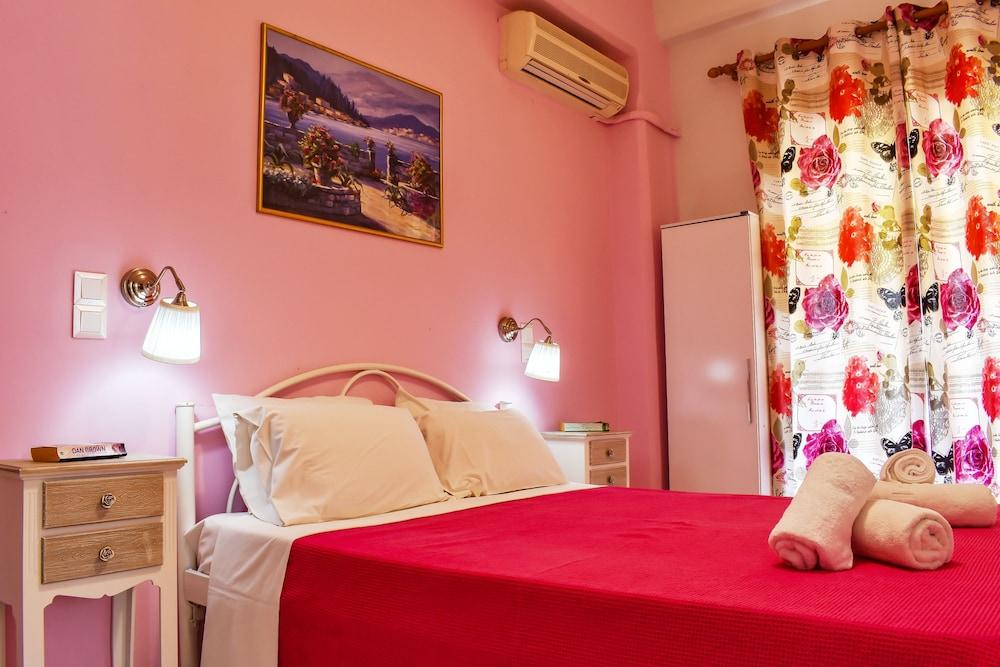 Marilena House Apartments & Studios