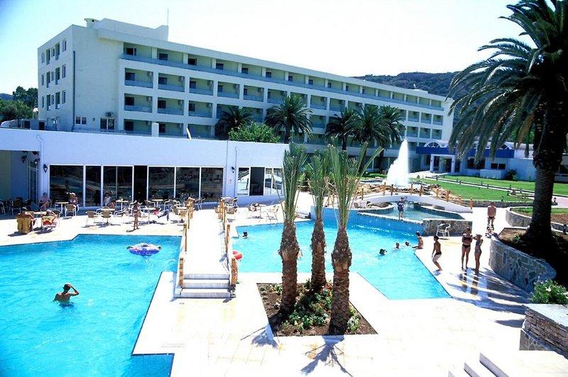 Avra Beach Resort Hotel & Bungalows