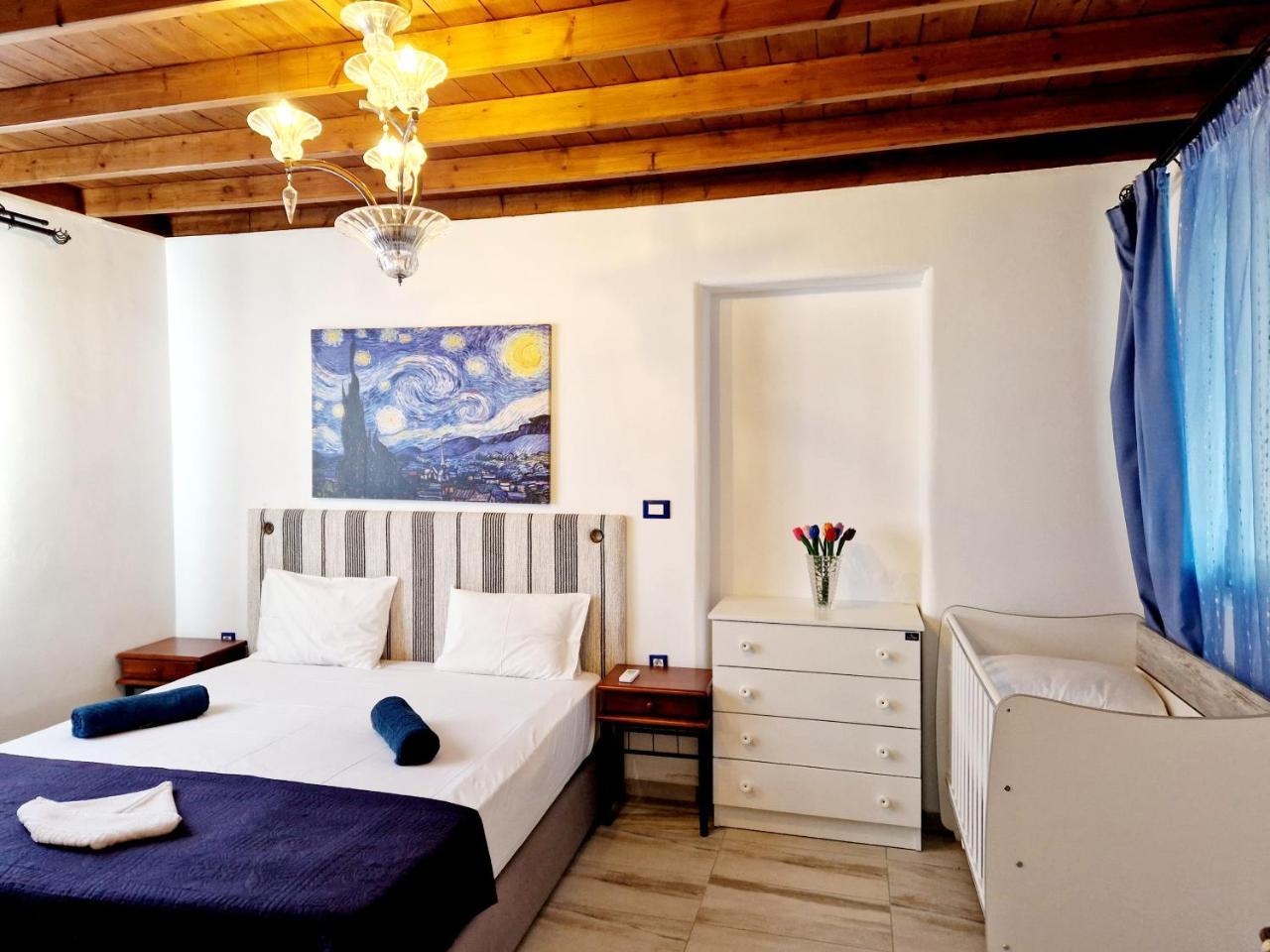 Lianas Garden House 1