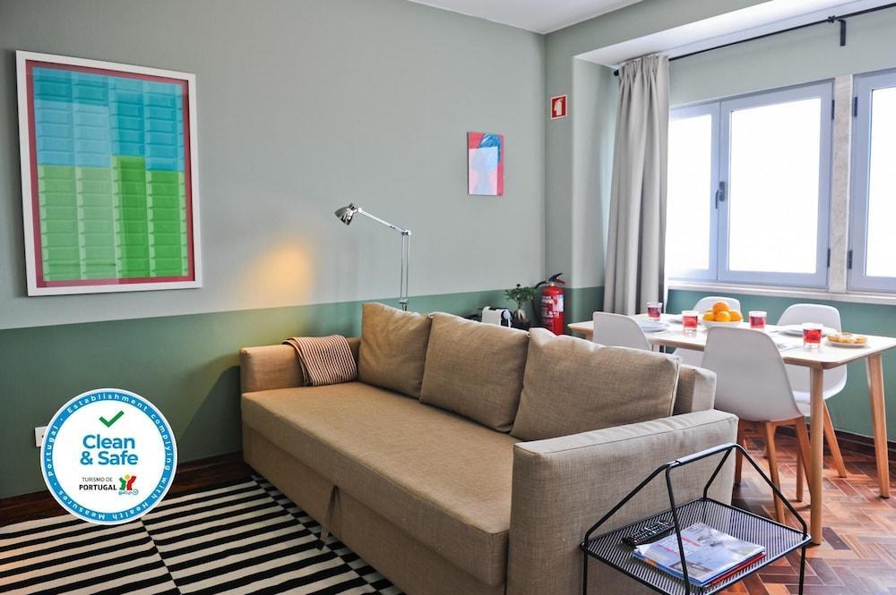 White Wine Lovers Apartment 5b