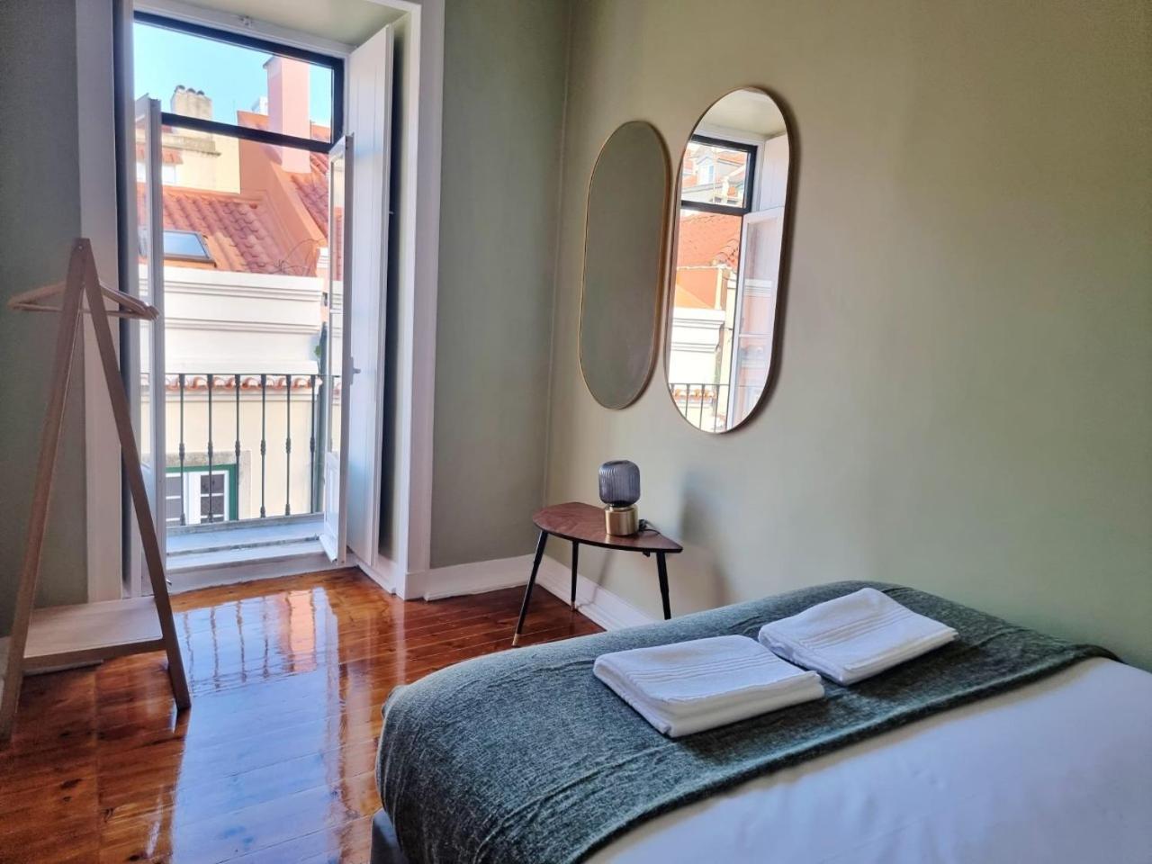 3 Bedroom Apt, Historical Center, Tagus River View 2