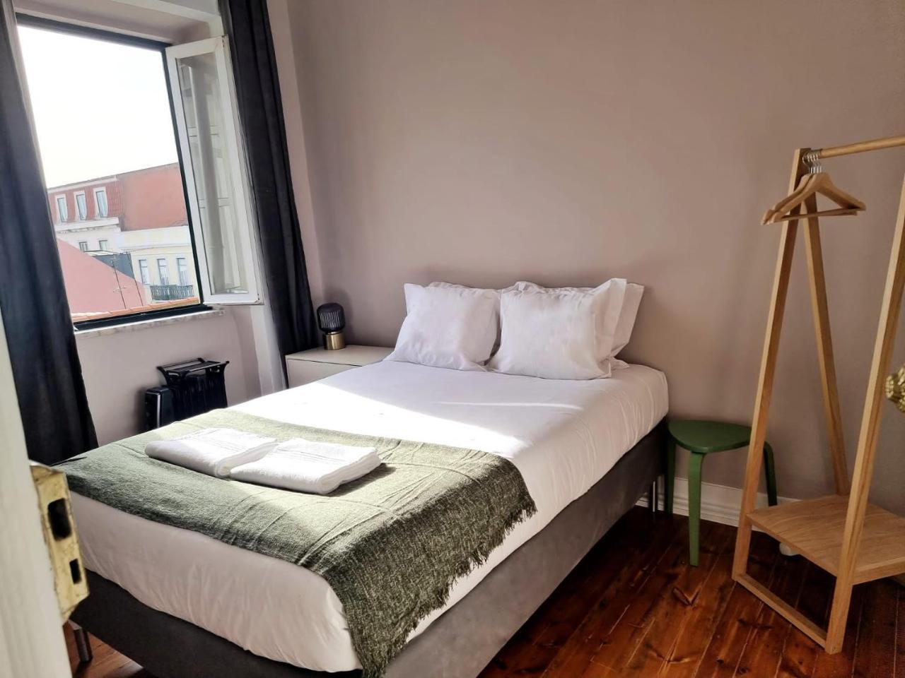 3 Bedroom Apt, Historical Center, Tagus River View 1