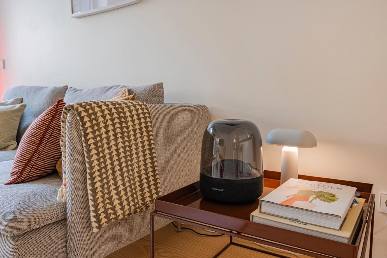 Deluxe 2bdr Apartment W/ Patio by Lovelystay 1