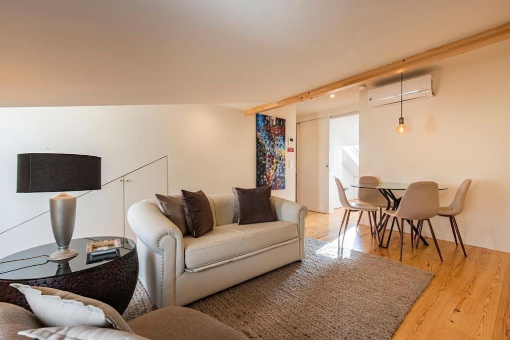 Sacramento Terrace Apartment (Adults Only) 1