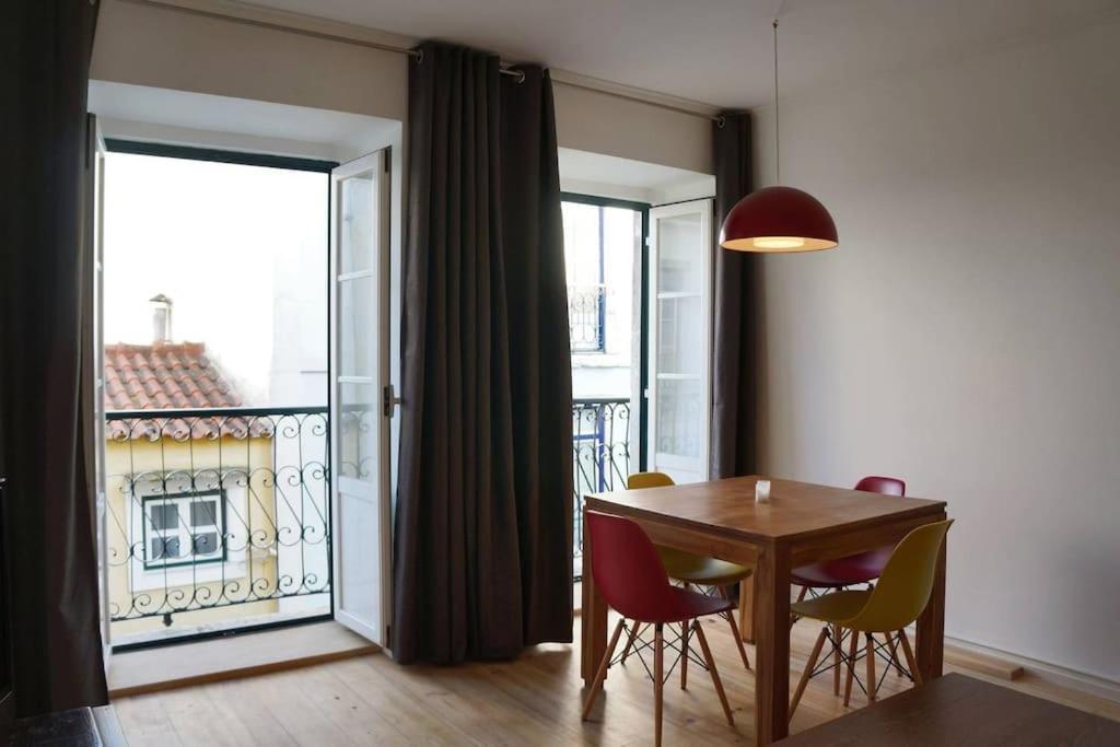 Two Bedroom Apt in Historic Location! Close To the River