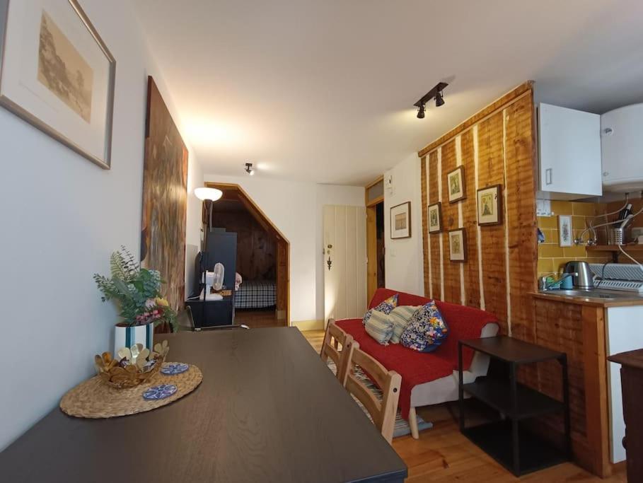 Lx Townhouse Ideal for Big Groups Prime Location Trendy Street 1
