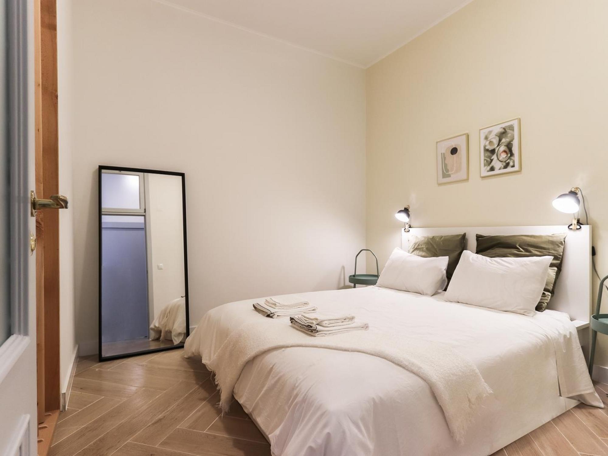 Vita Portucale | Lisbon Design Apt. with Terrace
