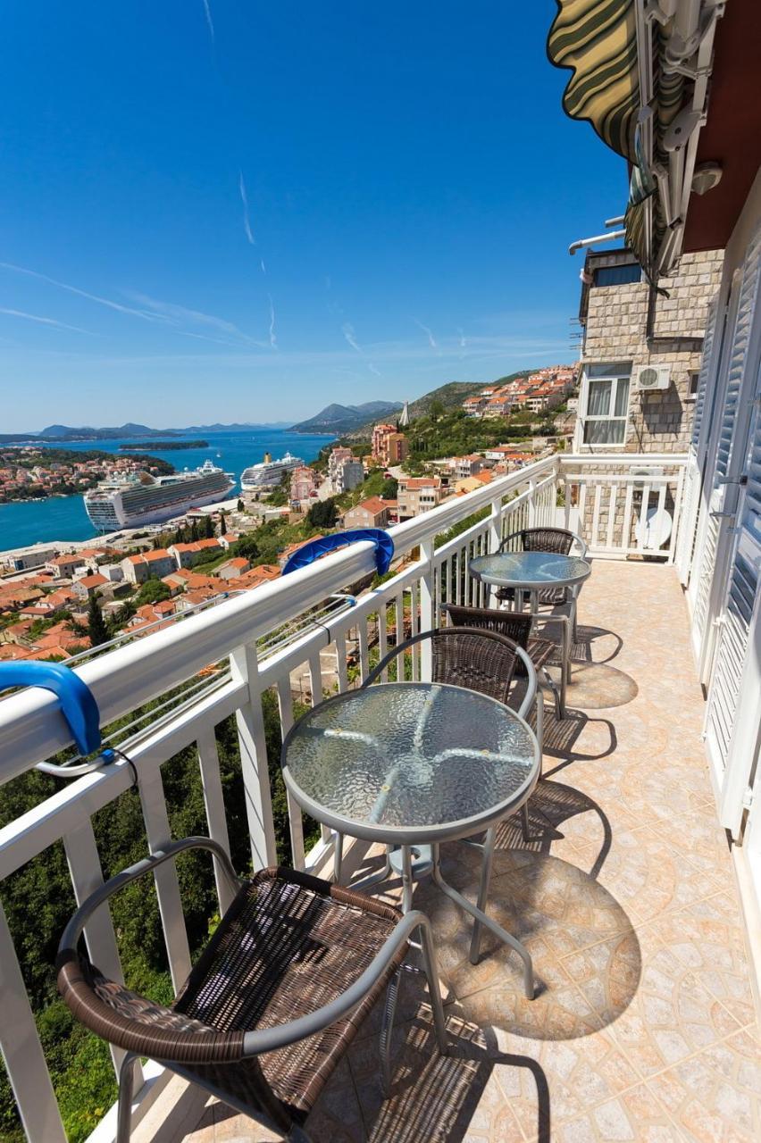 Panorama Tarik Rooms 1