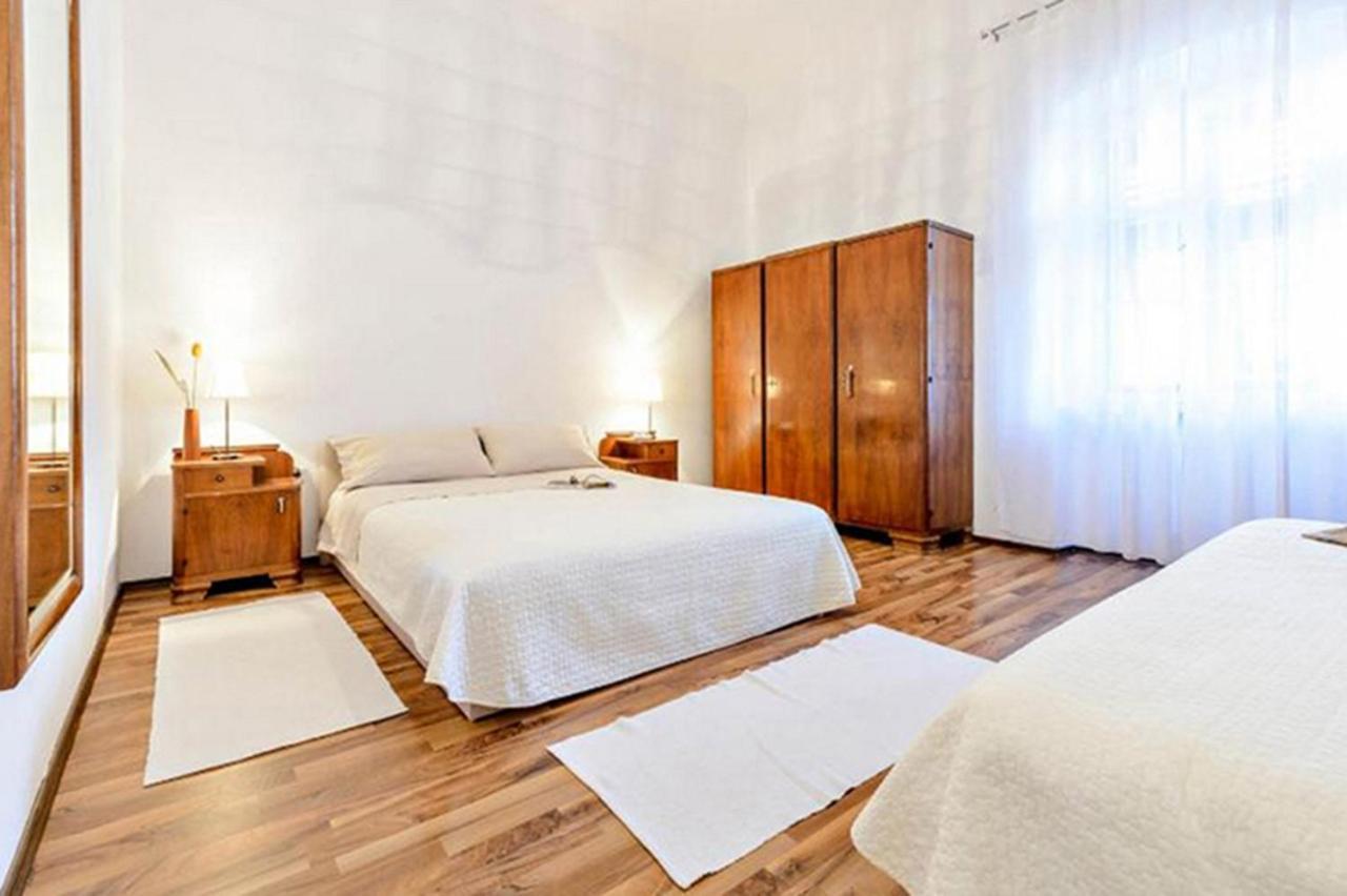 Apartment Gradac with Garden Next To Beach And Old Town 2