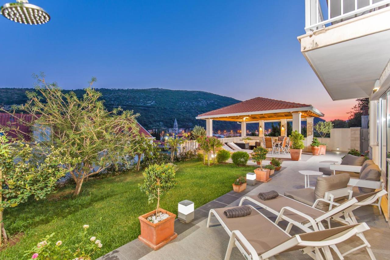 Villa Ana