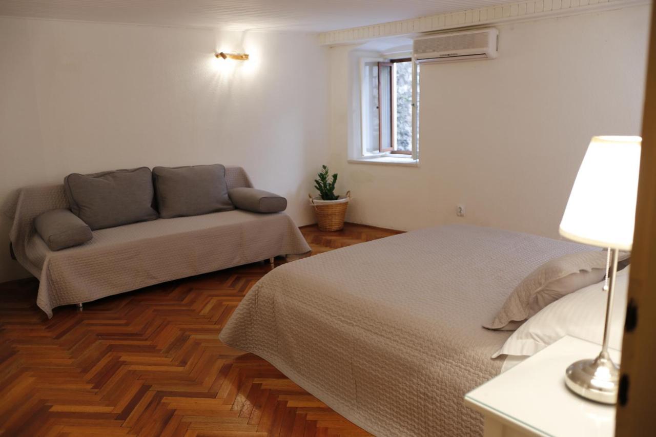 Apartment Blaise-Old Town 2