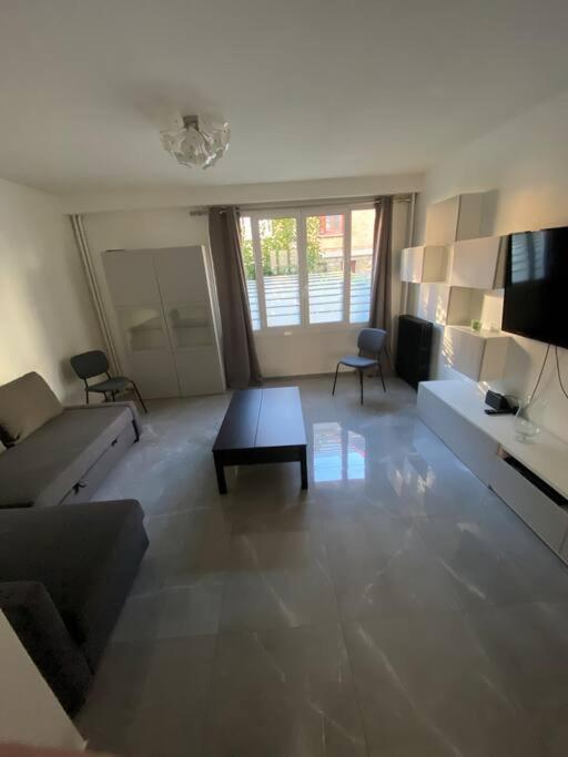 Superbe Appartement Vanves T3 Avec Parking