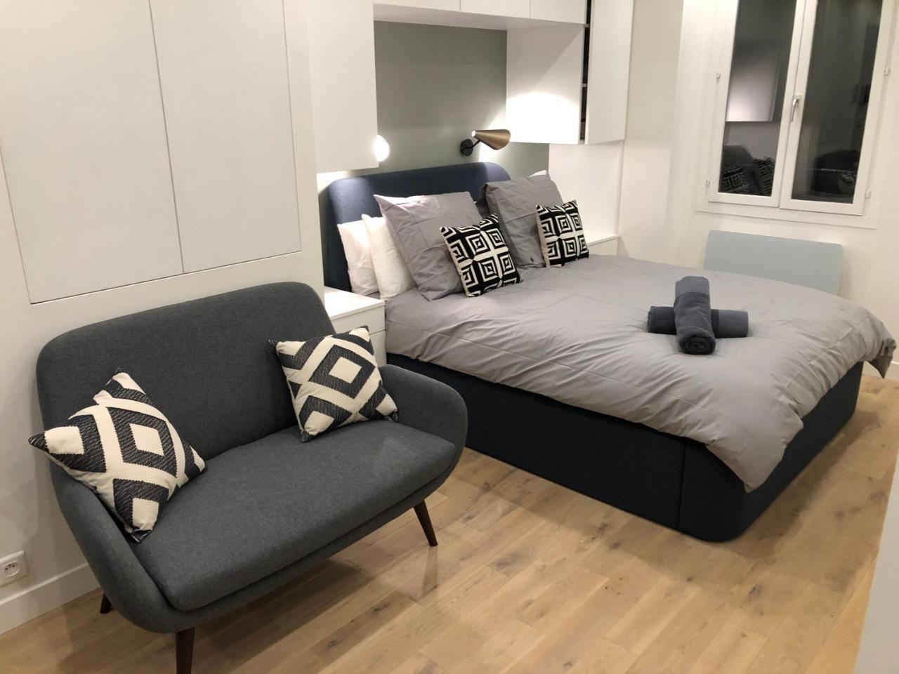 Studio Design Proche Champs-Elysees (Adults Only)