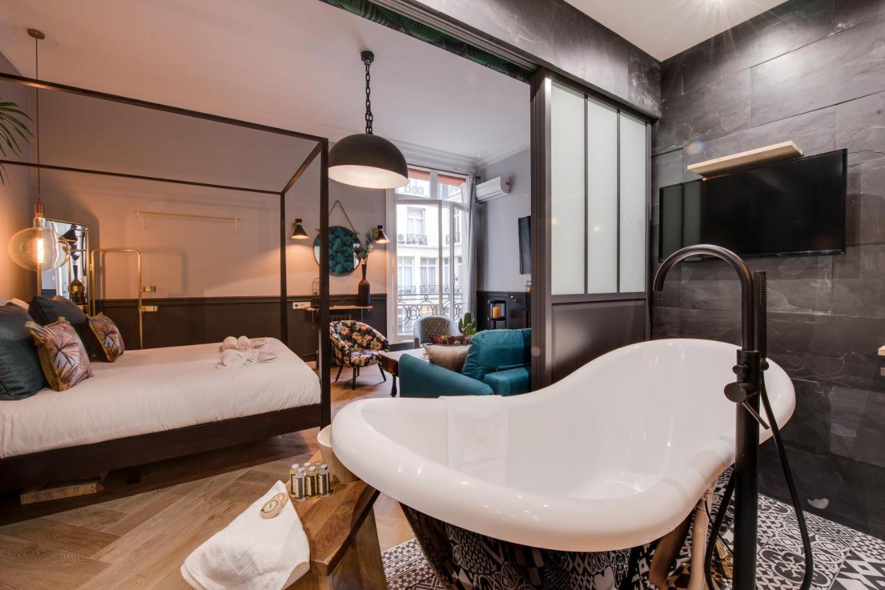 The Royal Elysee Suite (Adults Only)