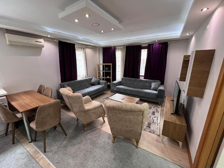 Sisli Harbiye 2 Oda 1 Salon 38