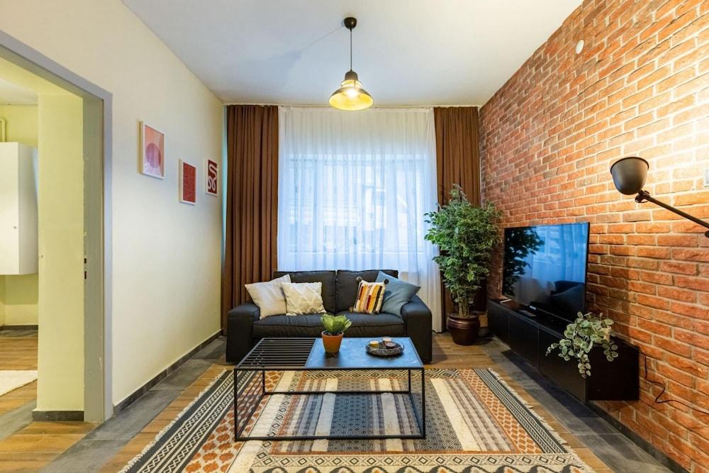 Charming Flat Near Taksim Square in Cihangir