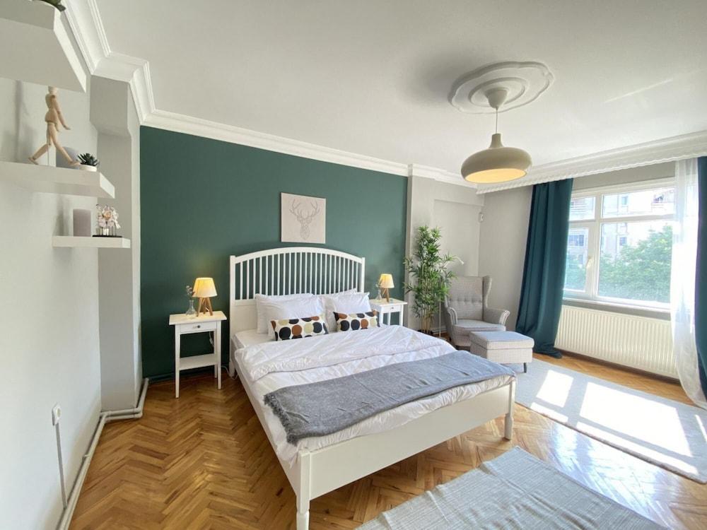 Lovely Flat with Central Location in Fatih