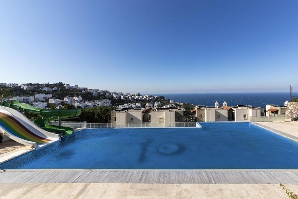 Comfy Villa with Lovely View in Gundogan Bodrum