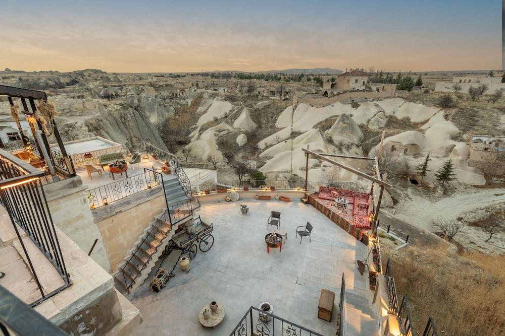 Aladino Cave Suites