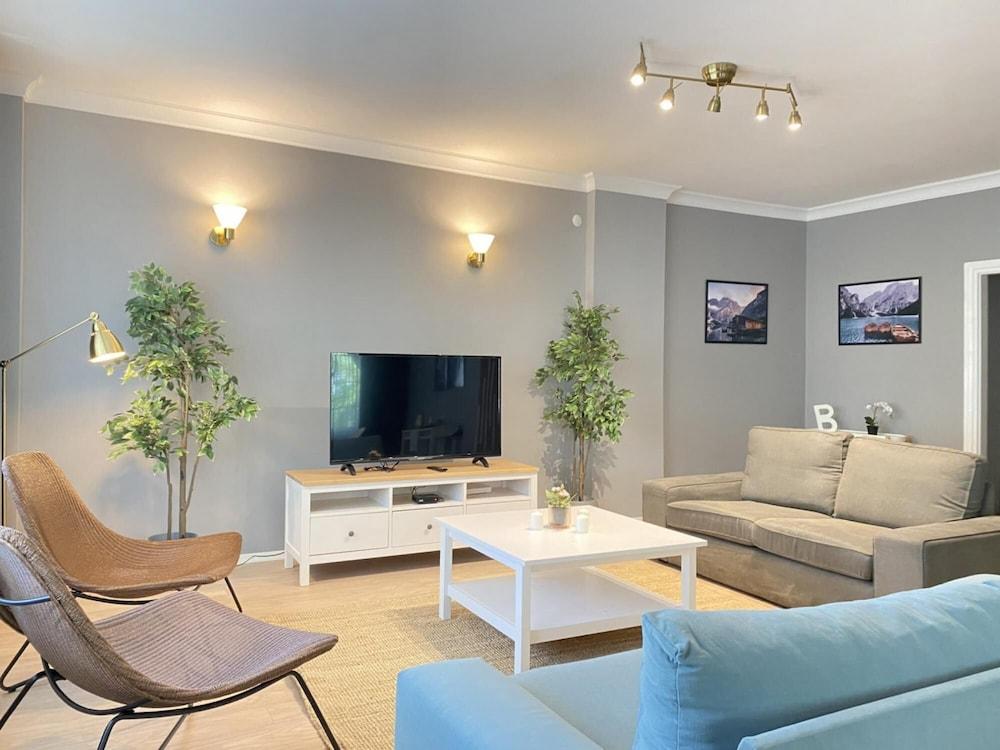 Missafir Stylish Flat Near Shopping Malls in Sisli