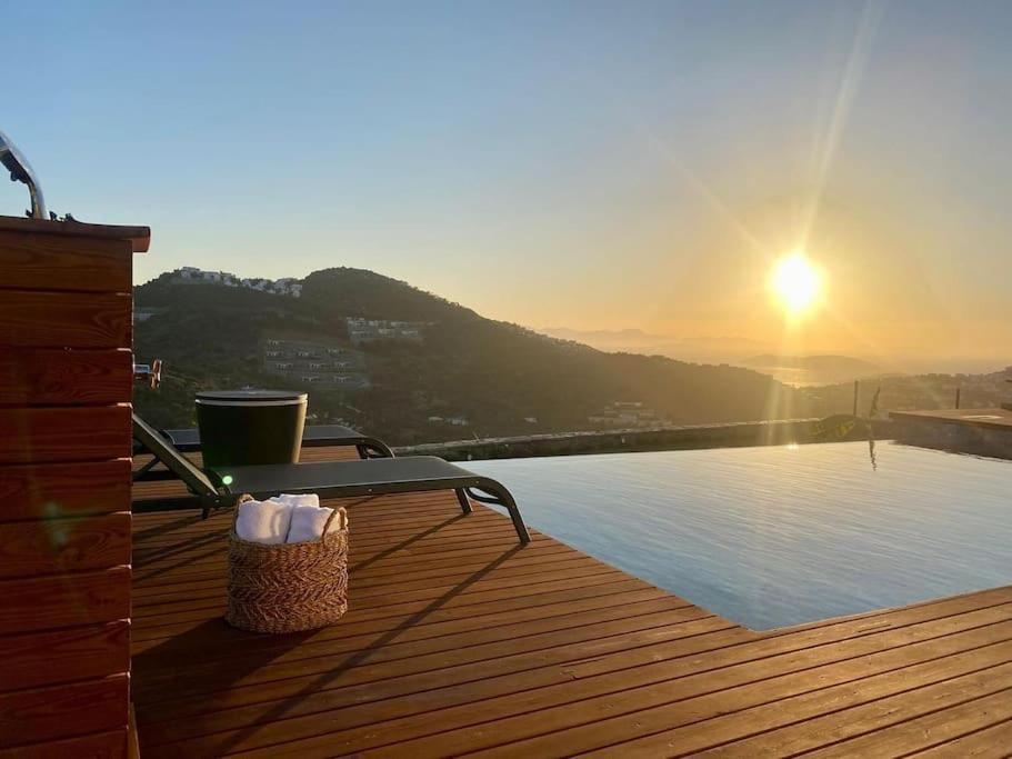 Modern Villa Inyalıkavak W/ Private Pool, Sea View