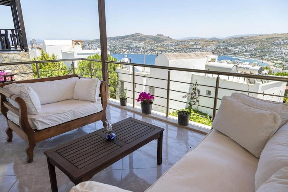 3 Br Comfy House with Peaceful View in Yalikavak