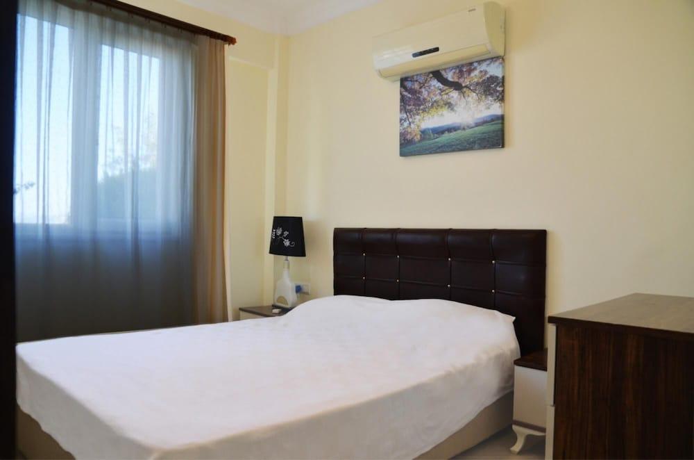 House 30 Mins To Bodrum with 21 Pools in Milas