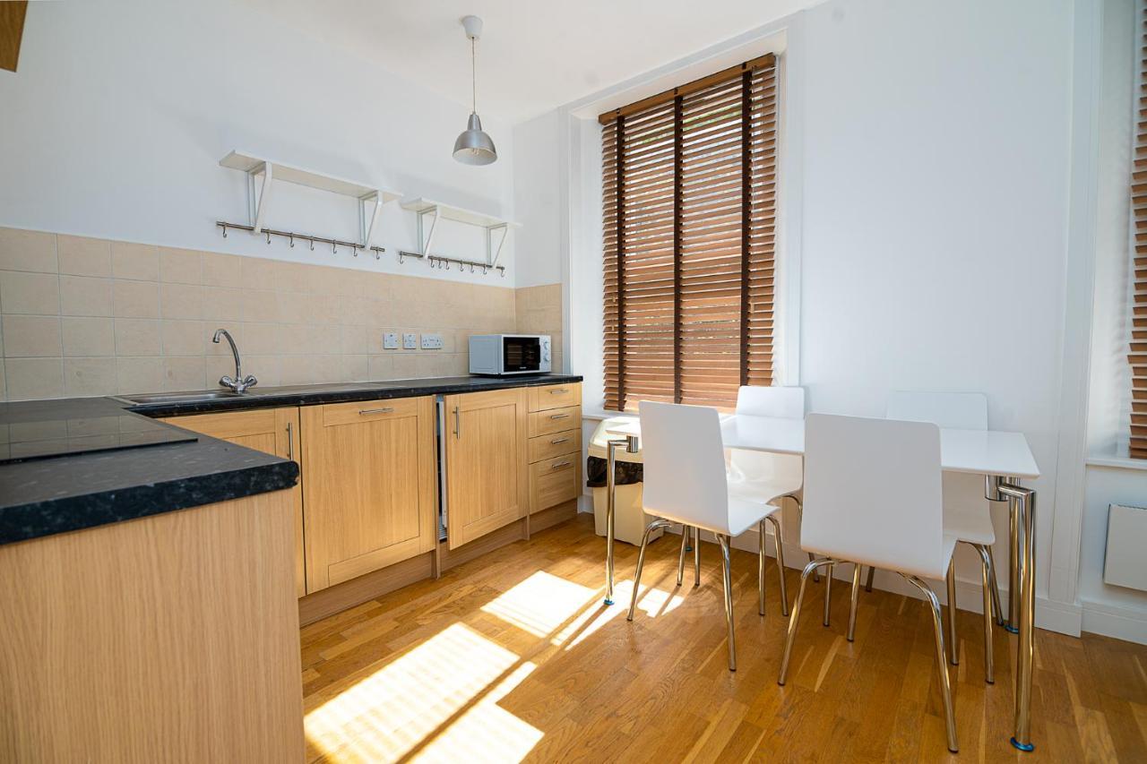 Modern 1 Bed Flat in Holborn, London for Up To 2 People with Free Wifi 2