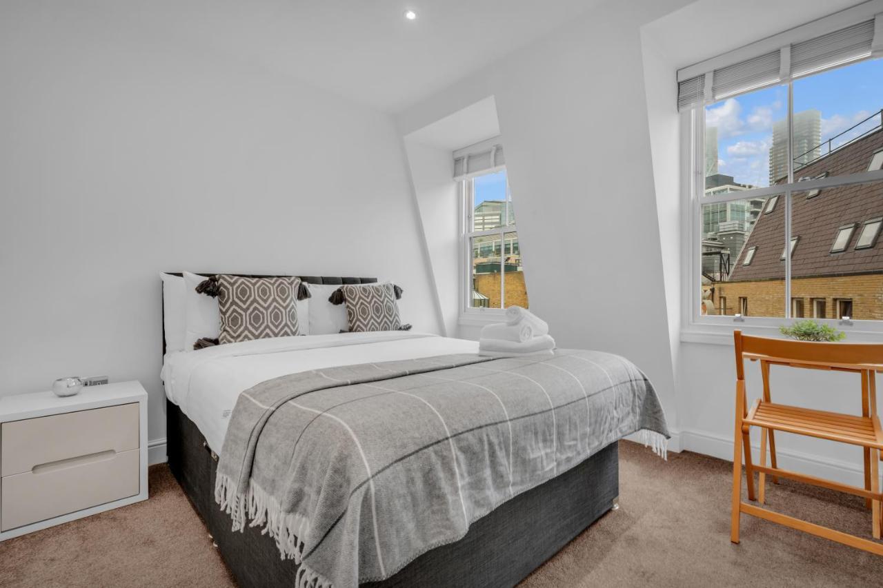 Vibrant And Sleek 2 Bed Apartment in Artillery Lane