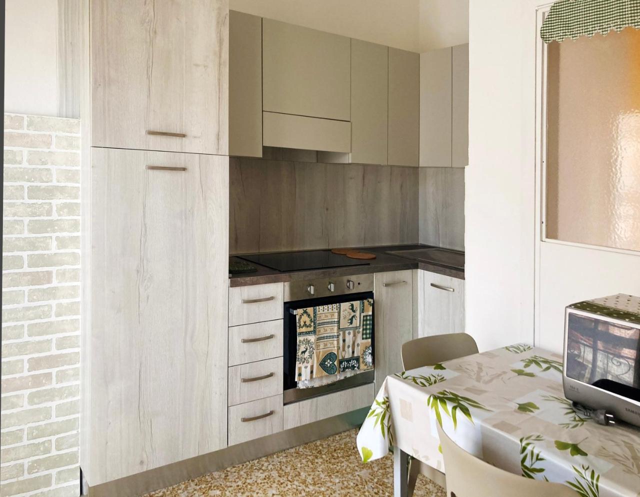 Central Large Cozy Mountain View Apartment Near Trekking Paths 1