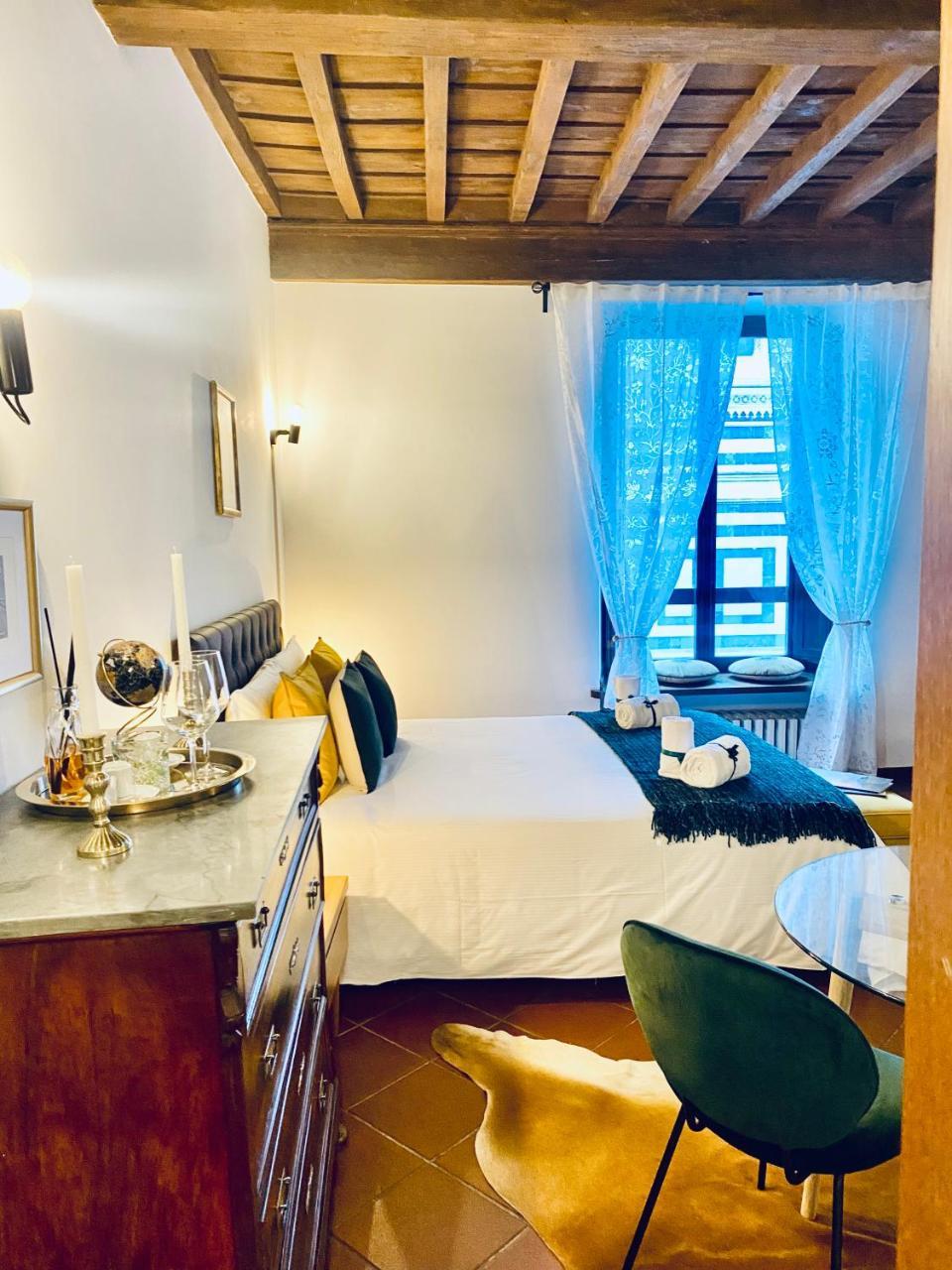 La Mandorla Studio Apartment in Piazza Del Duomo 2