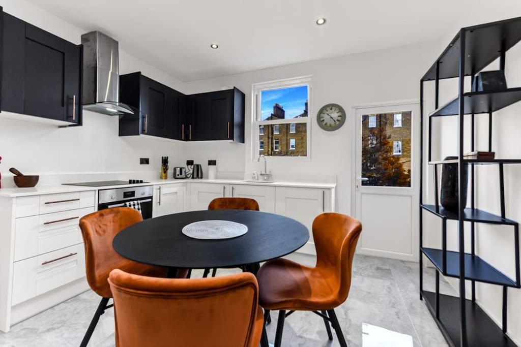 Huge, Brand-New Flat for Friends & Families! 1