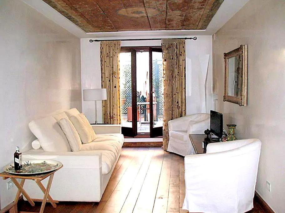 Venetian House with Terrace (Adults Only)
