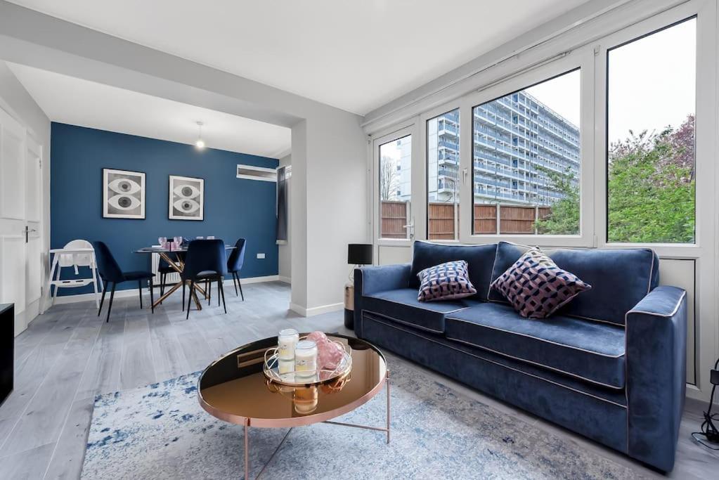 Lovely 4 Bedroom with Outdoor Space!